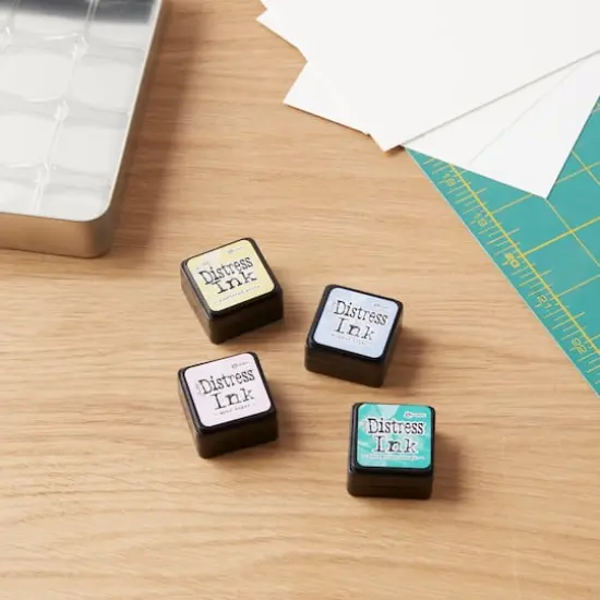 Tim Holtz&reg; Distress Ink Pad Mini Kit no 4 Spun Sugar/Scattered Straw/Evergreen Bough/Shaded Lilac {4}