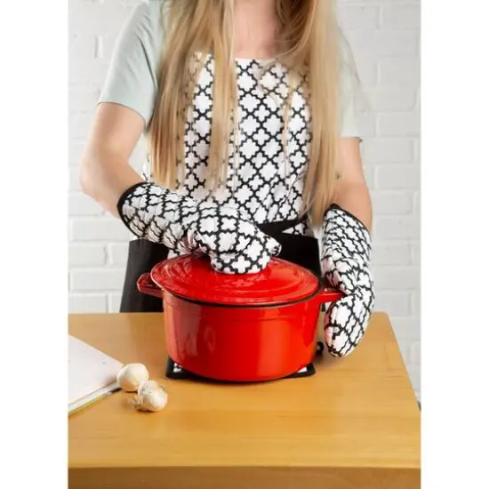 DII&reg; White & Black Lattice Print 2-Pocket Apron Assorted {4}