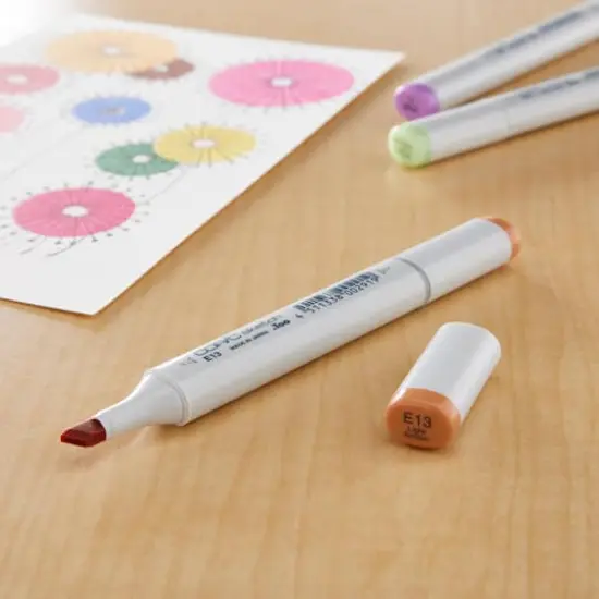 Copic&reg; Sketch Marker, EarthsE13 Light Suntan {3}