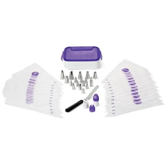 Wilton&reg; Deluxe Cake Decorating Set {4}
