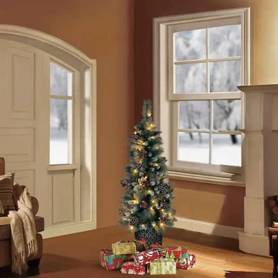 4.5ft. Pre-Lit Sterling Pine Artificial Christmas Tree, Clear Lights {3}