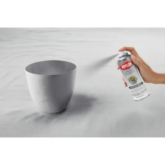 Krylon&reg; D&eacute;cor Selects Matte Paint & Primer Deep Gray {5}