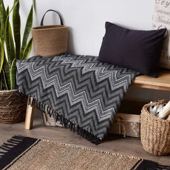 DII&reg; Zig-Zag Chevron Throw Black {4}