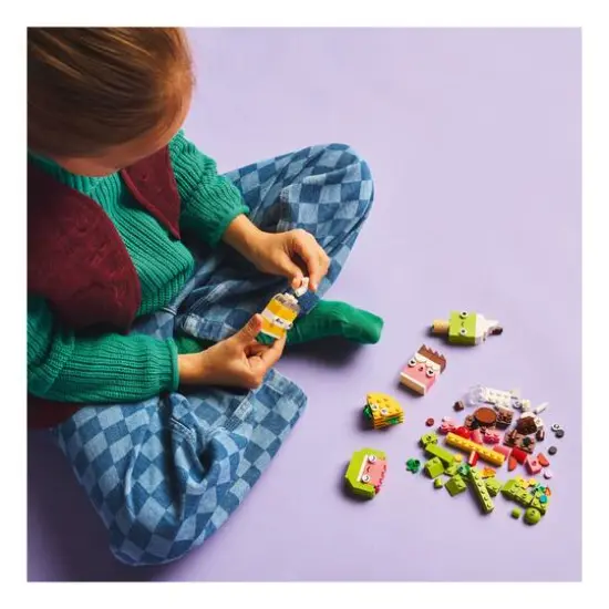 LEGO&reg; Classic Creative Food Friends {6}