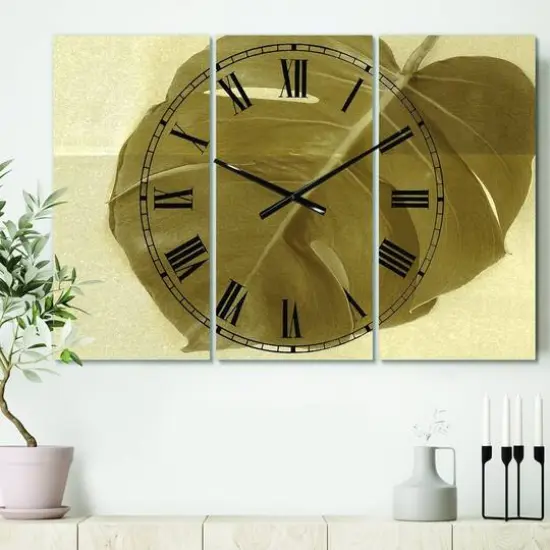 Designart Botanical Beige Retro Leaf Multipanel Wall Clock {3}