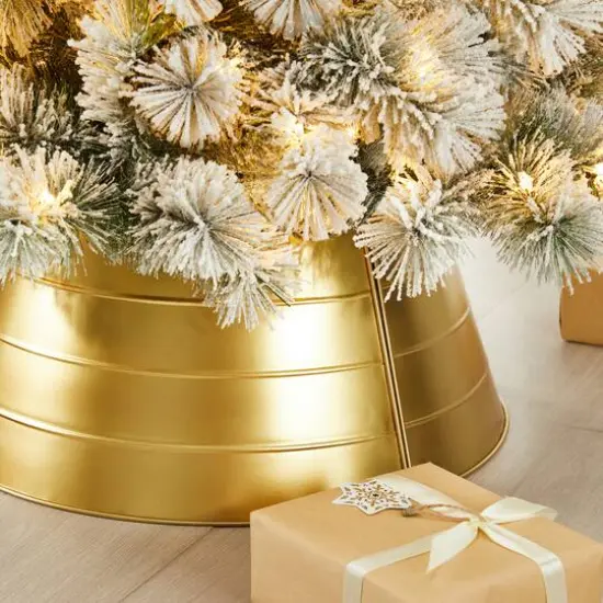 Glitzhome&reg; 22" Christmas Painted Gold Metal Tree Collar {8}