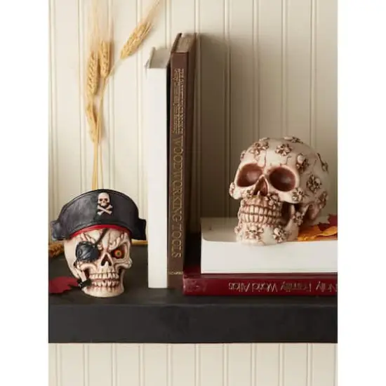 Dragon Crest Grinning Pirate Skull D&eacute;cor {6}