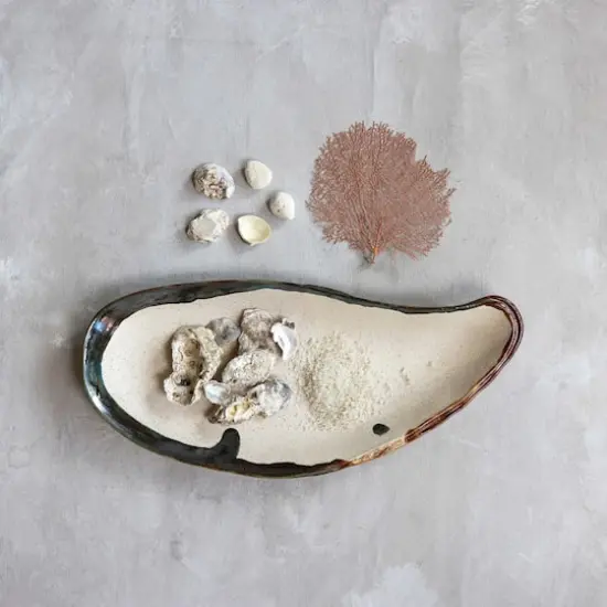 Hello Honey&reg; 21" Cream Stoneware Shell Plate with Reactive Glaze {3}