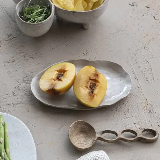 Hello Honey&reg; 7.75" Cream Stoneware Organic Shaped Plate, 4ct. {3}