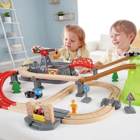 Hape Railway Bucket Builder Train Set {3}