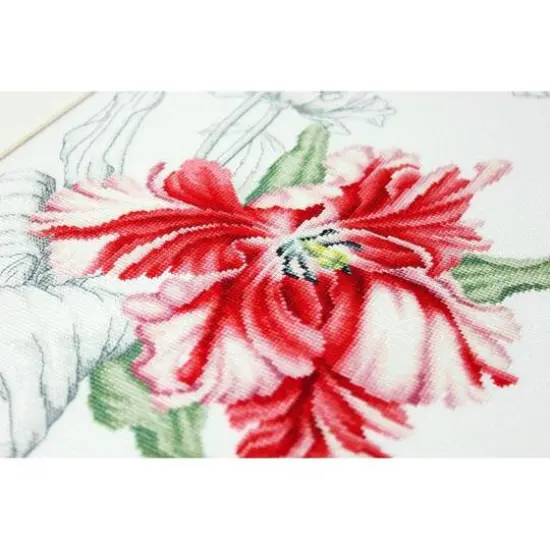 Luca-s Red Tulips Counted Cross Stitch Kit {3}