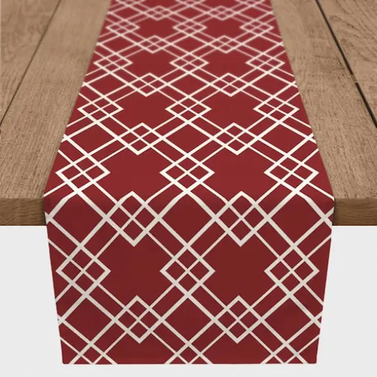Diamond Lines Indoor/Outdoor Table Runner Red {3}