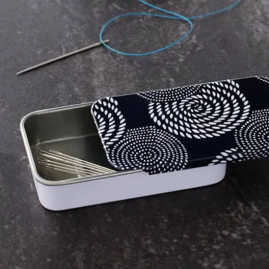 DMC&reg; Magnetic Needle Case {3}