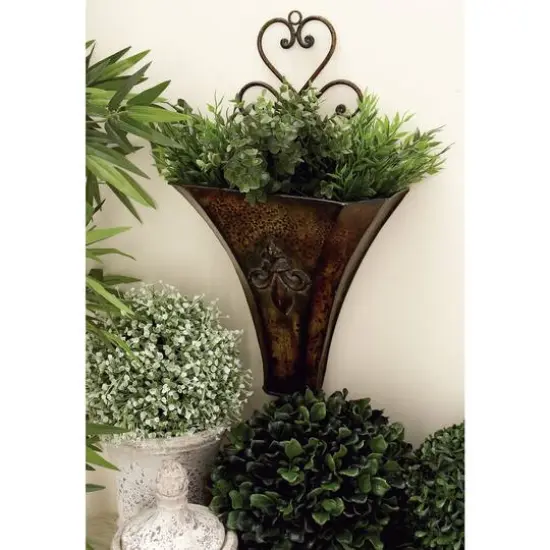 Brown Metal Traditional Planter Set {9}