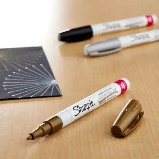 Sharpie&reg; Oil-Based Paint Marker, Fine Point Metallic Gold {3}