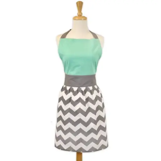 DII&reg; Chevron Skirt Apron {7}
