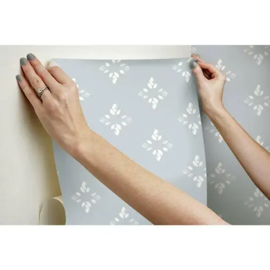 RoomMates Rose Lindo Pressed Petals Peel & Stick Wallpaper Gray {9}