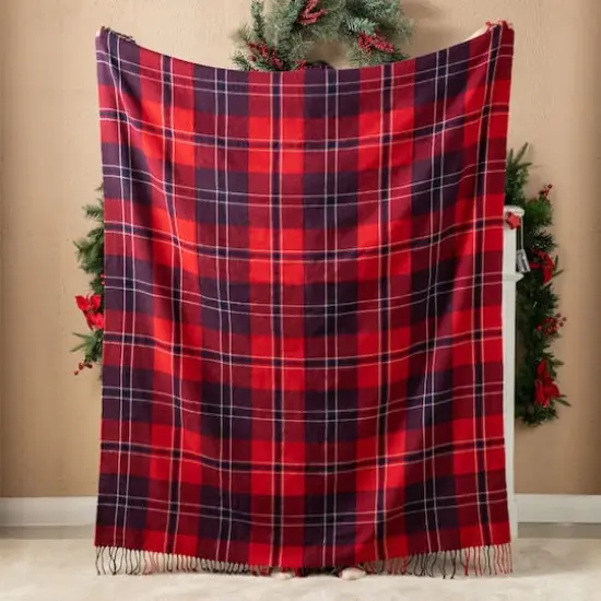 Glitzhome&reg; 60" Plaid Woven Acrylic Throw {4}