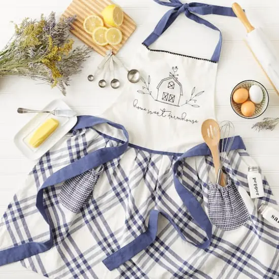DII&reg; Home Sweet Farmhouse Apron Blue {7}