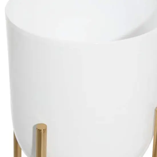 CosmoLiving by Cosmopolitan Set of 2 White Metal Contemporary Planter, 20", 22" {5}