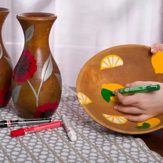 Testors&reg; Glossy Chisel Tip Enamel Marker Yellow {4}