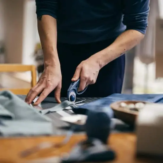 Fiskars&reg; 45mm Blue Loop Rotary Cutter {8}