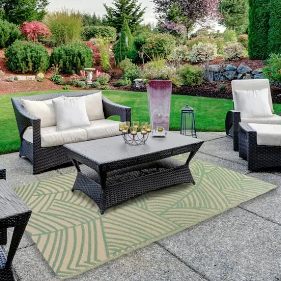 Green & Beige Leaf Design Rectangular Outdoor Area Rug, 4ft. x 6ft. {3}