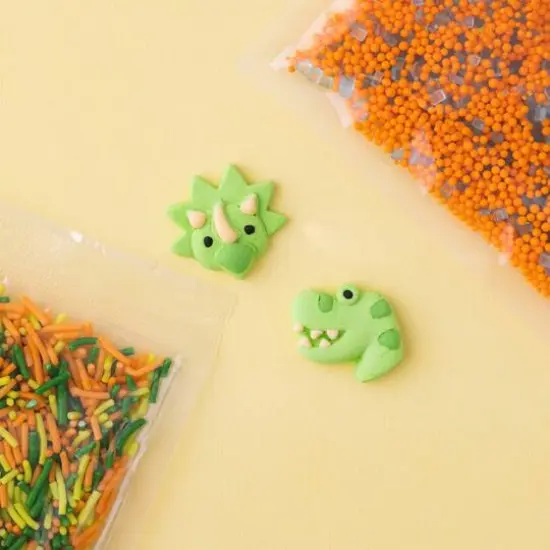 Sweetshop&trade; Dinos Decorating Kit {5}