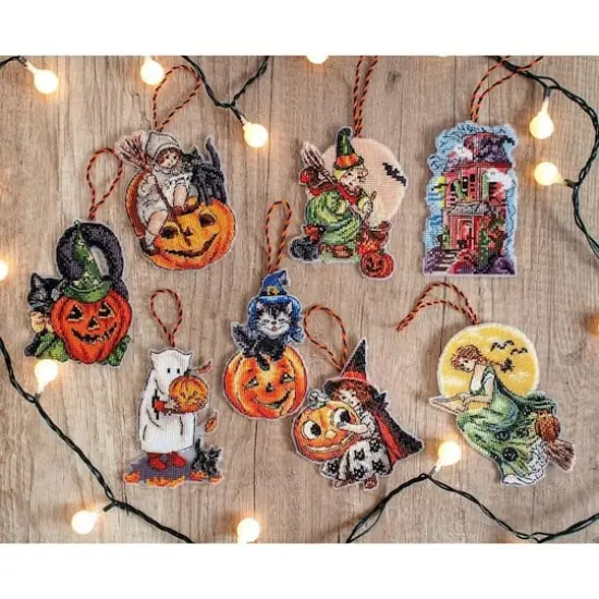 Letistitch Halloween Toys Plastic Canvas Counted Cross Stitch Kit {1}