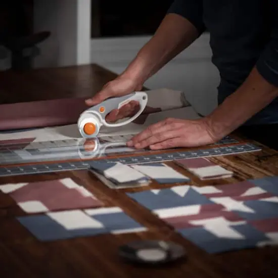 Fiskars&reg; 45mm Multiple Layers Loop Rotary Cutter {3}