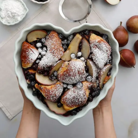 Martha Stewart 11'' Mint Heart Shaped Stoneware Cake Pan {4}