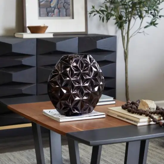 CosmoLiving by Cosmopolitan Aluminum Faceted Geometric Vase Black {7}