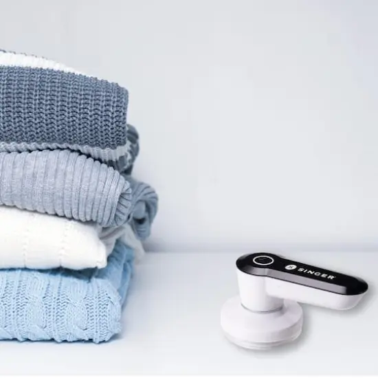 SINGER&reg; Compact Fabric Shaver & Lint Remover {8}