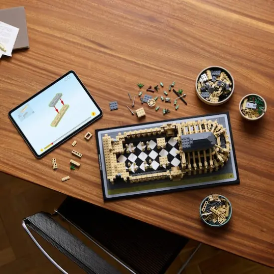 LEGO&reg; Architecture Notre-Dame de Paris Set 21061 {7}