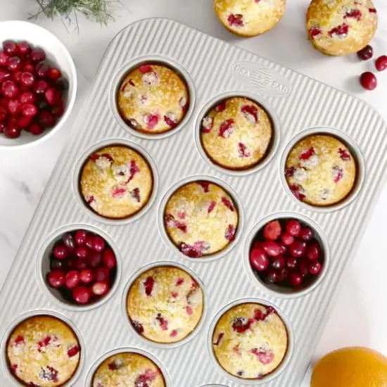 USA Pan&reg; 12-Cup Muffin Pan {3}