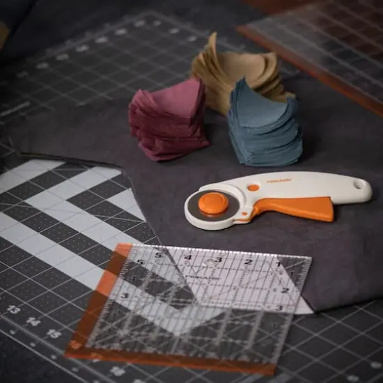 Fiskars&reg; 45mm Trigger Rotary Cutter {5}