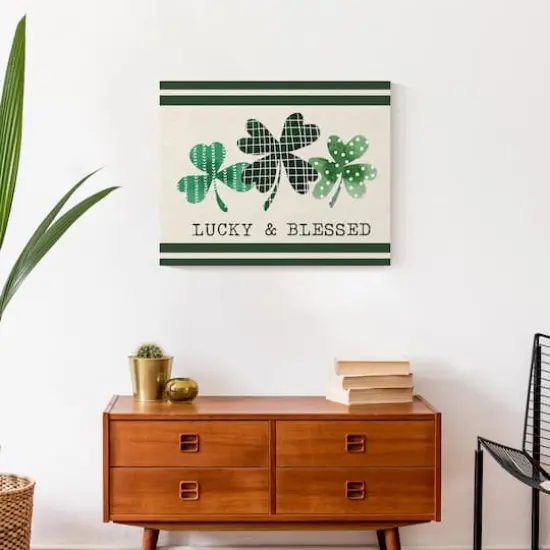 Clover Pattern 16" x 20" Canvas Wall Art {5}