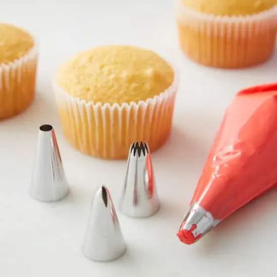 Wilton&trade; 4-Piece Cake Decorating Tip Set for Borders {5}