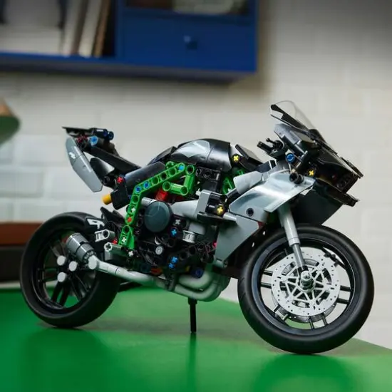 LEGO&reg; Technic&trade; Kawasaki Ninja H2R Motorcycle Set 42170 {8}