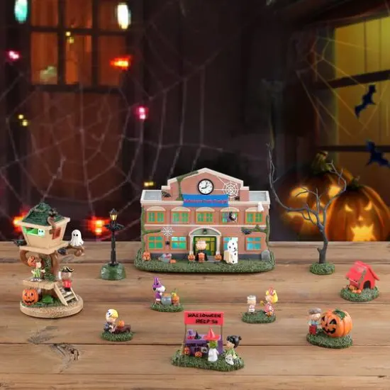 Peanuts&reg; Halloween Village, 10ct. {3}