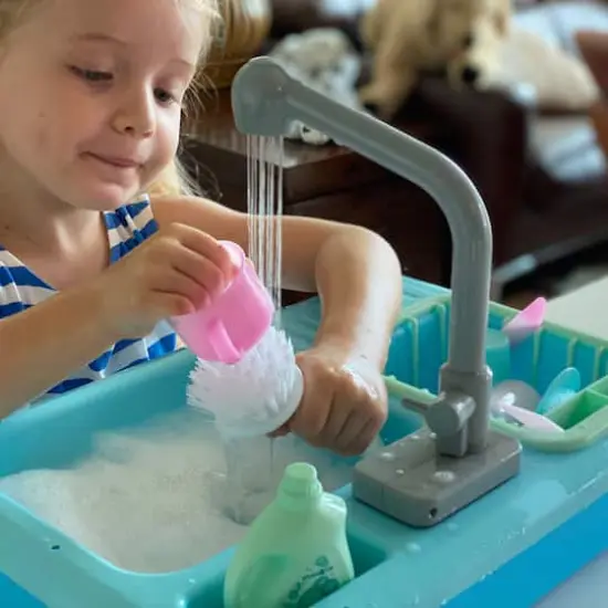 The Bubble Factory SPLASHFUN Wash-up Kitchen Sink Play Set {15}