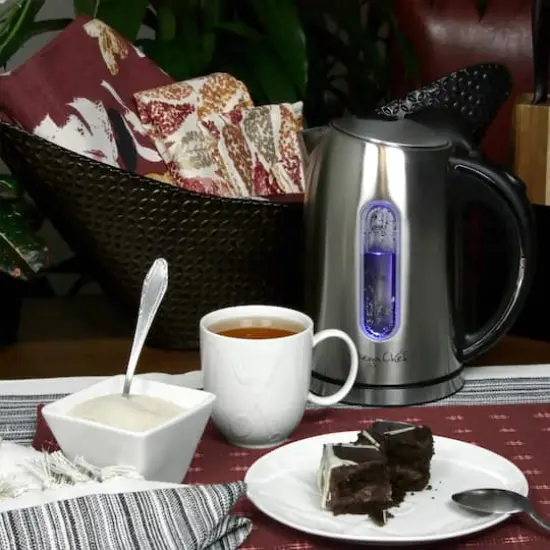 MegaChef 1.7L Stainless Steel Electric Tea Kettle {3}