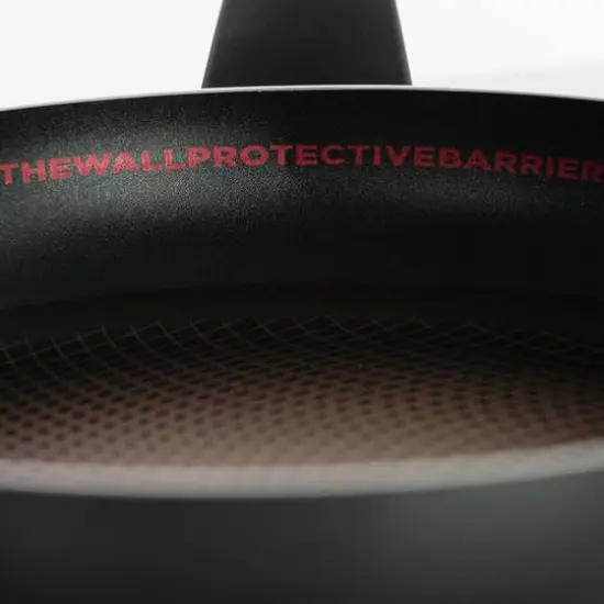 Gibson Home&reg; Piletti 10'' Aluminum Frying Pan Black and Red {6}