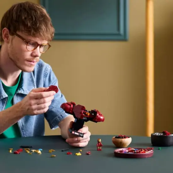 LEGO&reg; Marvel Iron Man MK4 Bust, Buildable Model for Adults with Minifigure 76327 {6}