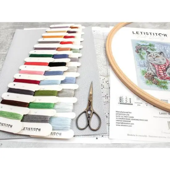 LetiStitch Winter Cat Counted Cross Stitch Kit {9}