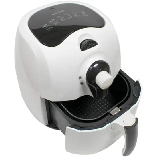 Brentwood White 3.7qt. 1400 Watt Electric Air Fryer {4}