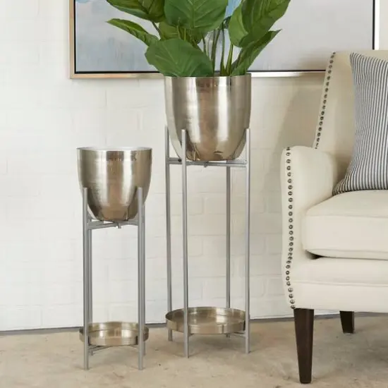 CosmoLiving by Cosmopolitan Silver Metal Planter with Removable Stand Set {9}