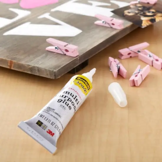 Scotch&reg; Maximum Strength Adhesive {3}