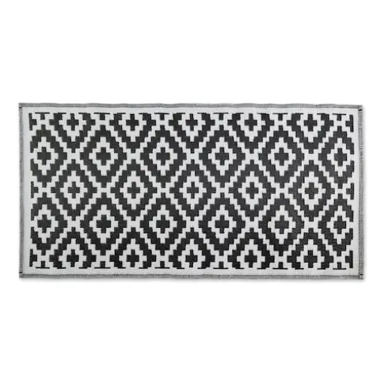 Black and White Mesa Outdoor Floor Runner 3ft. x 6ft. {4}
