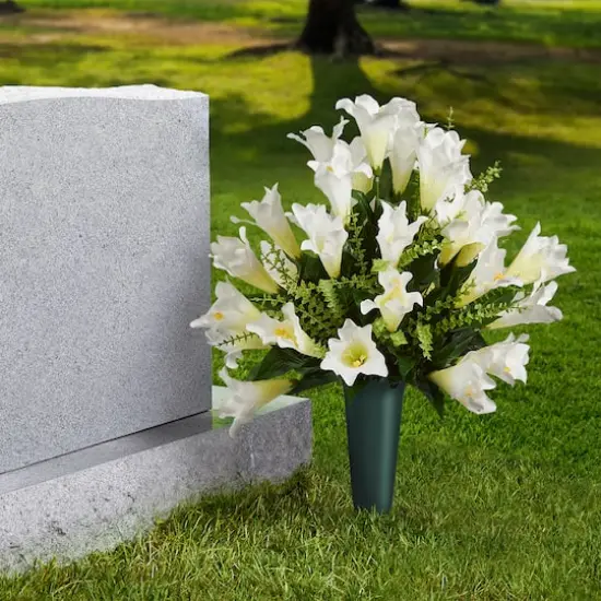 FloraCraft&reg; Eternity&trade; Green Plastic Cemetery Vase with FloraFōM&reg; Insert {3}